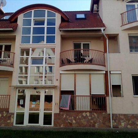 Ferienwohnung Gobe Apartman Hajdúszoboszló Exterior foto